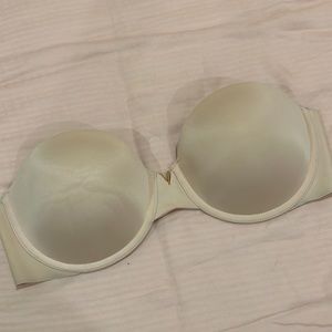 Victoria Secret strapless bra in very good condition